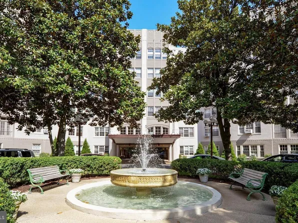 2737 Devonshire Pl NW APT 125, Washington, DC 20008