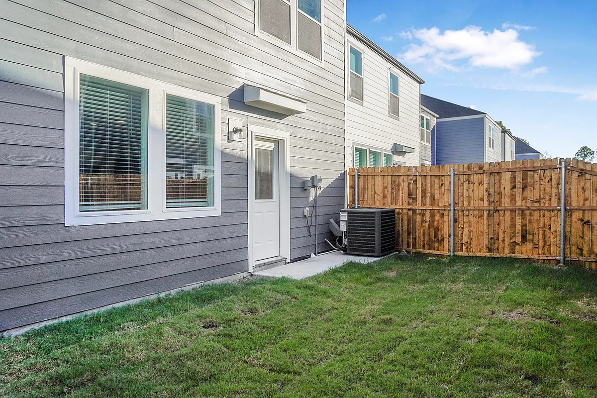 Building Photo - 7004 Moonflower Ln