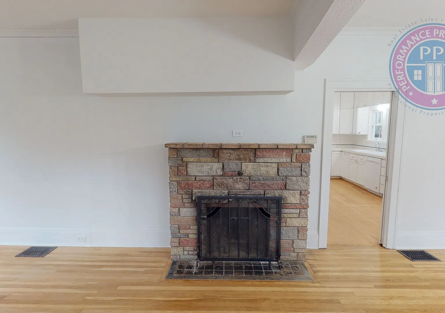 Coveted Old Town Lake Oswego Craftsman | Walk to George Rogers Park, Downtown Dining & Shopping — Photo 3