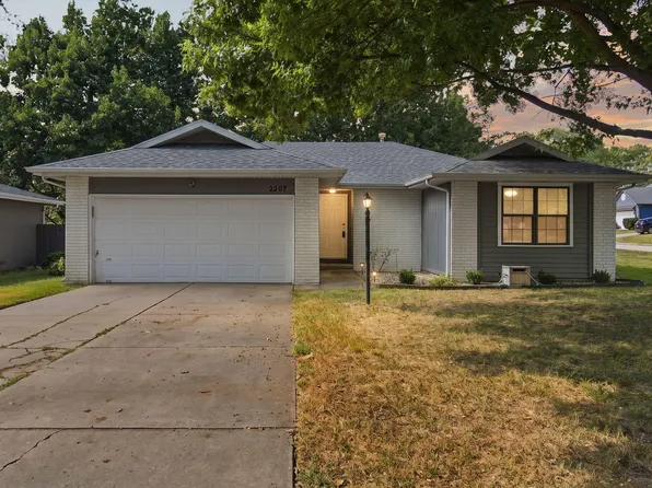 2207 S Nettleton Avenue, Springfield, MO 65807