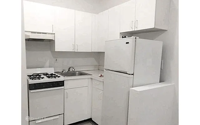 Rented by Douglas Elliman | media 18