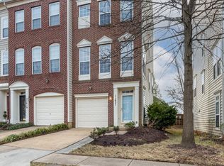 11421 Log Ridge Dr, Fairfax, VA 22030