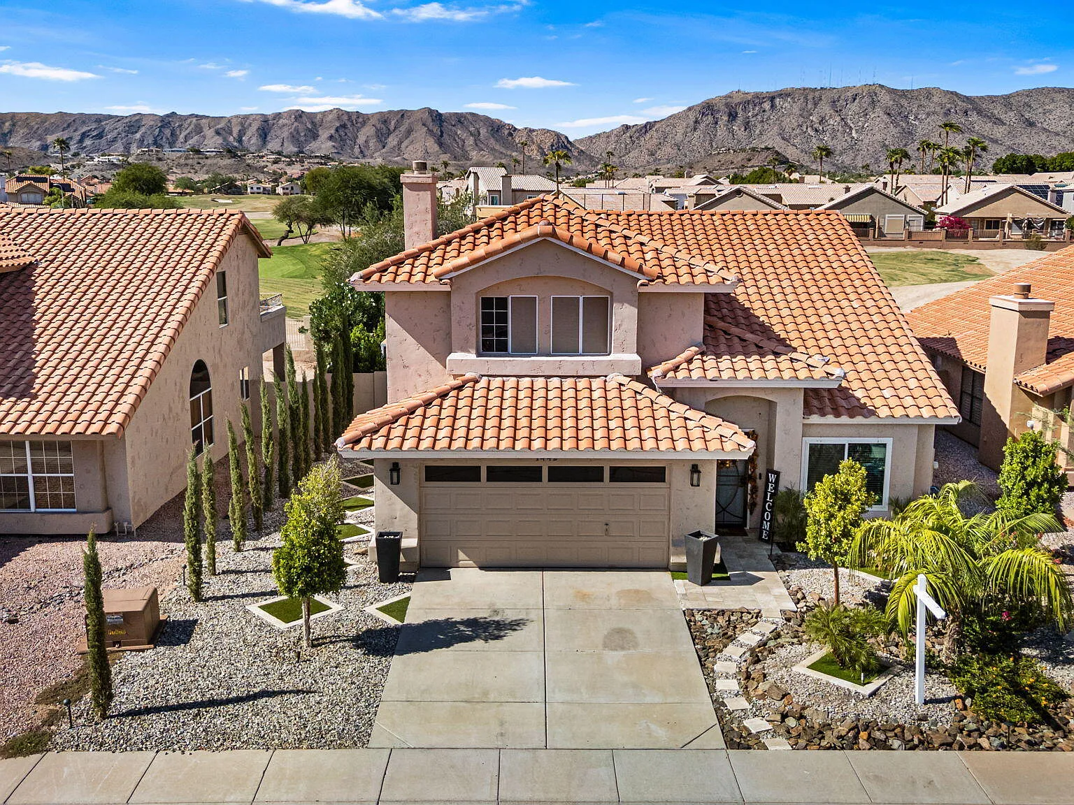 4 bed, 2.5 bath, 2080 sqft, $3,250 — Photo 2