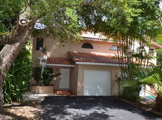 2936 Whitehead St, Miami, FL 33133