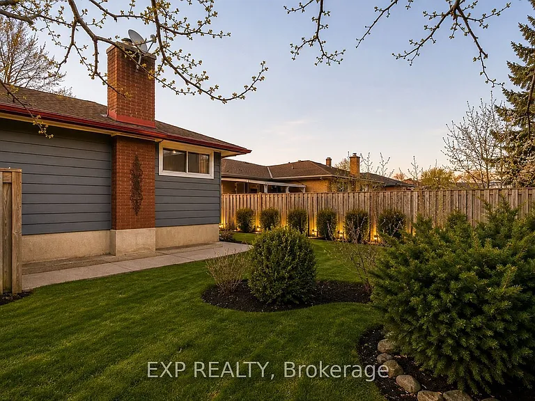 33 Fairlawn Rd — Photo 31