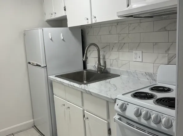 64 Main St, Stoneham, MA 02180