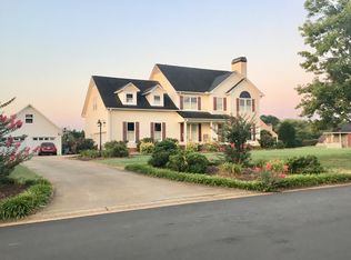 233 Mountain Range Rd, Boiling Springs, SC 29316