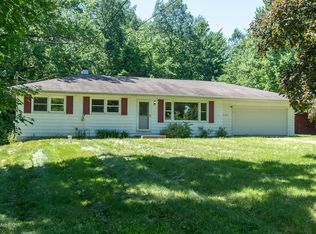 21207 N Uldriks Dr, Battle Creek, MI 49017