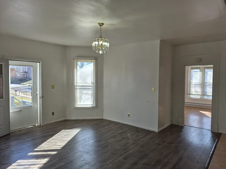 1203 Bank St #1/2 — Photo 4