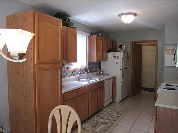 4th image of 1501 Waters Edge Dr
