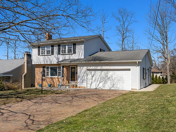 3rd image of 144 Green Bay Dr