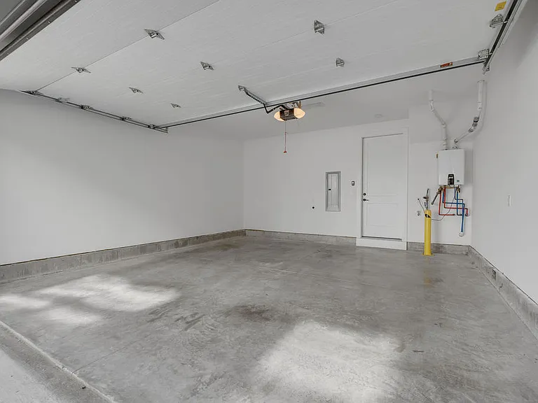 608 Hagan St — Photo 29