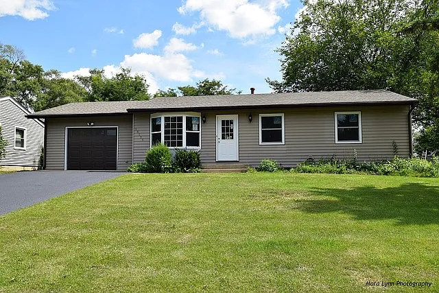 6N155 Florence Ln photo 1