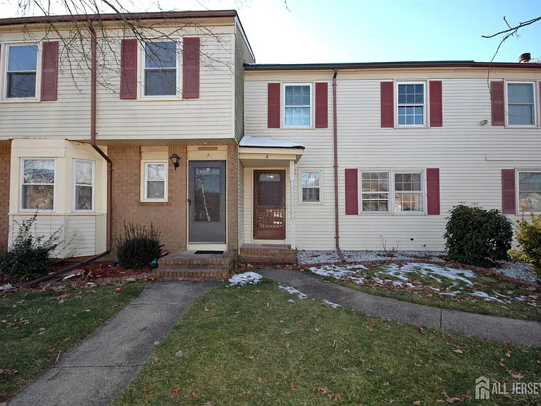 4 White Oaks Dr — Photo 2