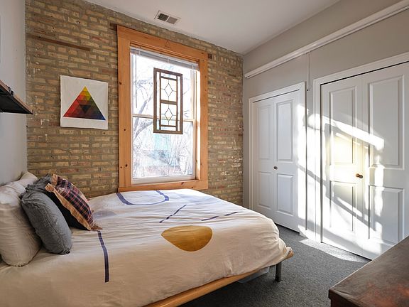 2nd image of 2752 W Le Moyne St #2