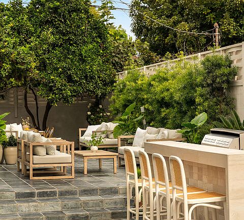 5th image of 851 Dickson St