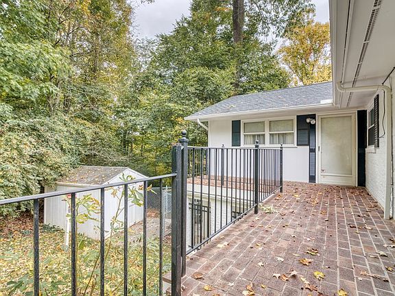 4th image of 144 Woodland Dr