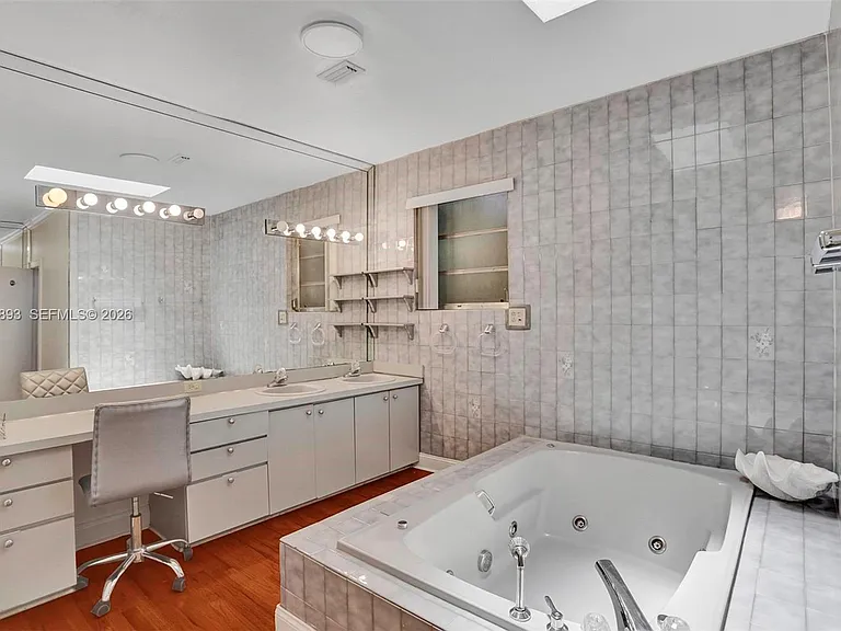 3920 Monserrate St — Photo 35