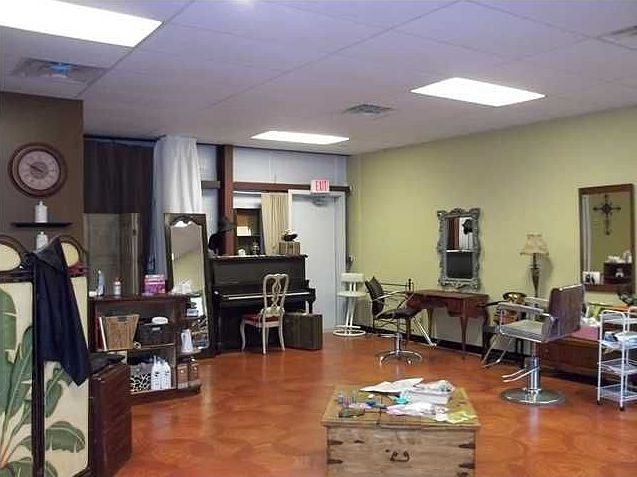 1st image of 1439 Live Oak St Ste B