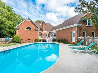 658 Cottonfield Cir, Waxhaw, NC 28173