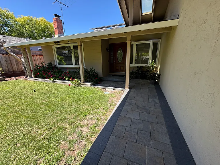 751 Verdi Dr — Photo 2
