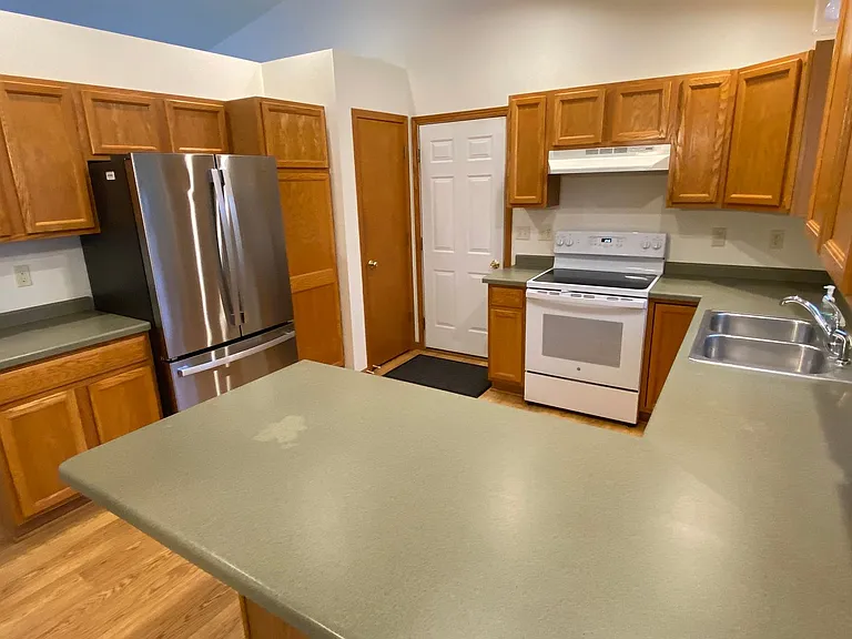 2153 Meadow Brook Way — Photo 3