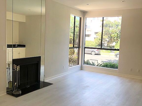 2nd image of 1751 S Barrington Ave APT 1