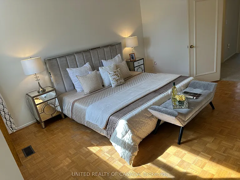 102 Baywood Ct — Photo 23