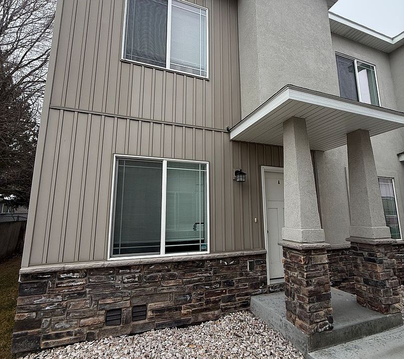 1st image of 690 S Saturn Ave