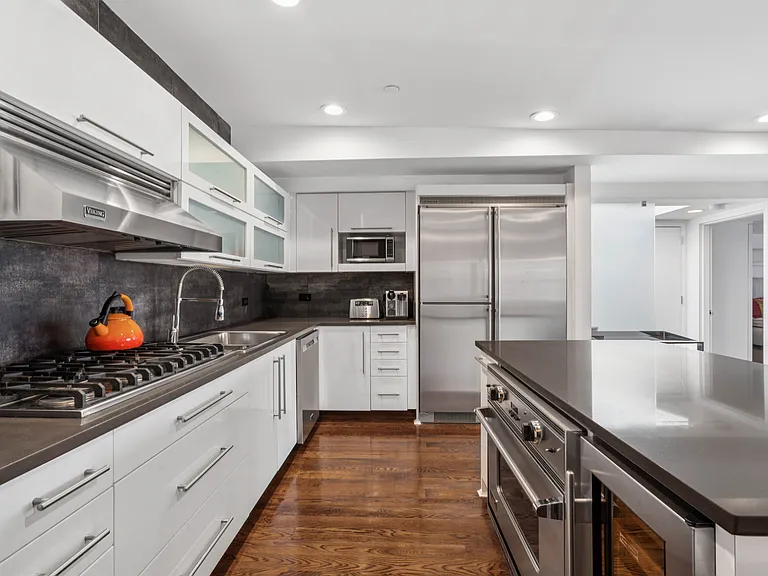 257 W 117th St #7D — Photo 4