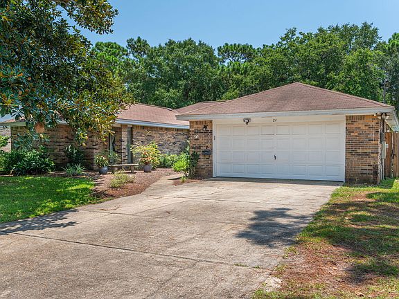 3rd image of 24 Hillcrest Dr
