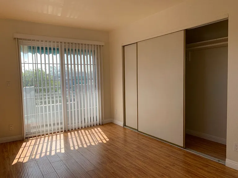 2251 Crenshaw Blvd Residences — Photo 11