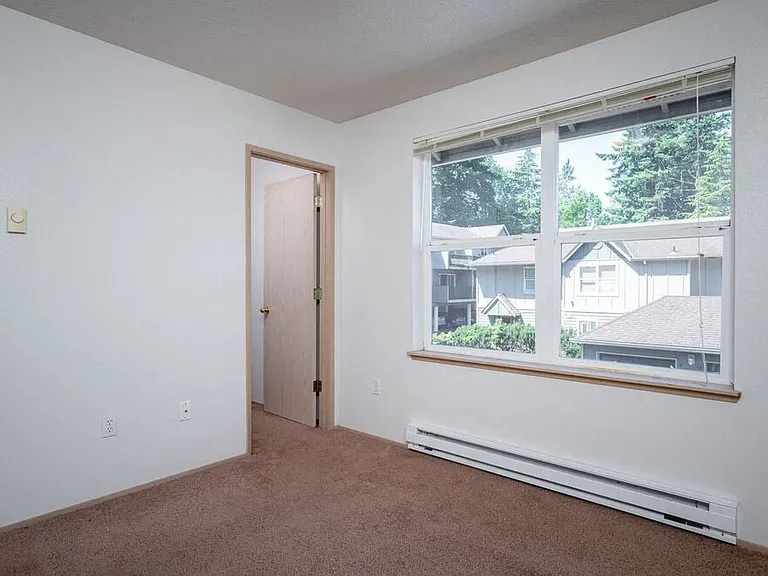 Tuxedo Park Apartments — Photo 33