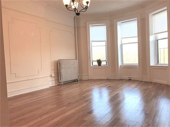 2nd image of 154 Prospect Park W #2R