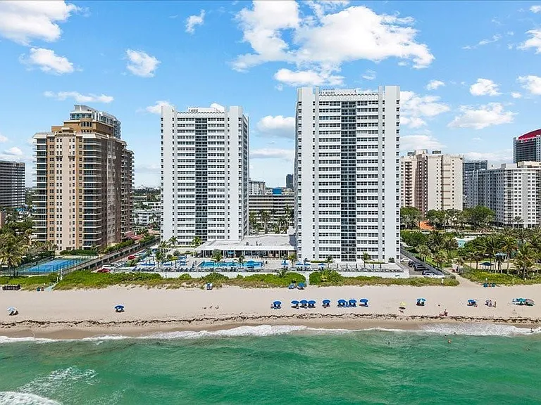 1890 S Ocean Dr #Penthouse 4 — Photo 44