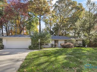 3004 Redington Woods Rd, Toledo, OH 43615