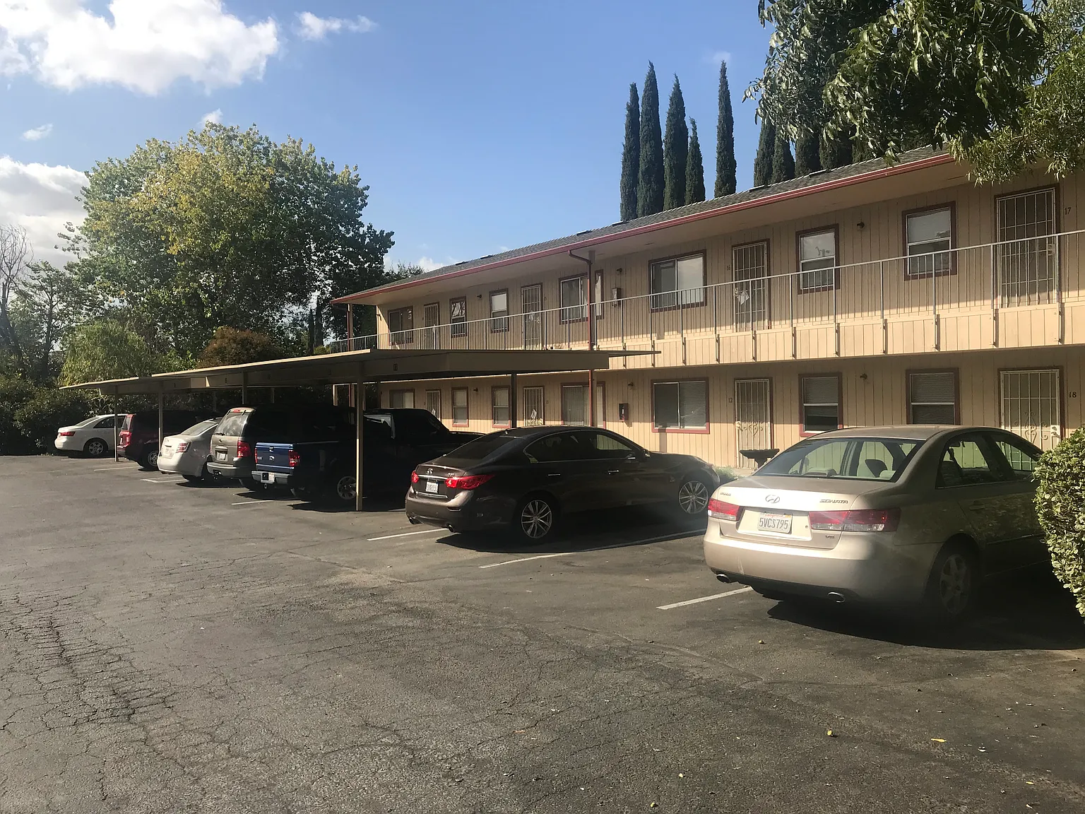 2601 Delano Ave — Photo 4