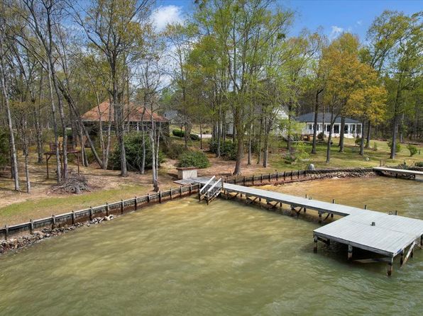 31 Summerset Bay Dr, Cross Hill, SC 29332
