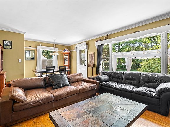 4th image of 350 Tremont St