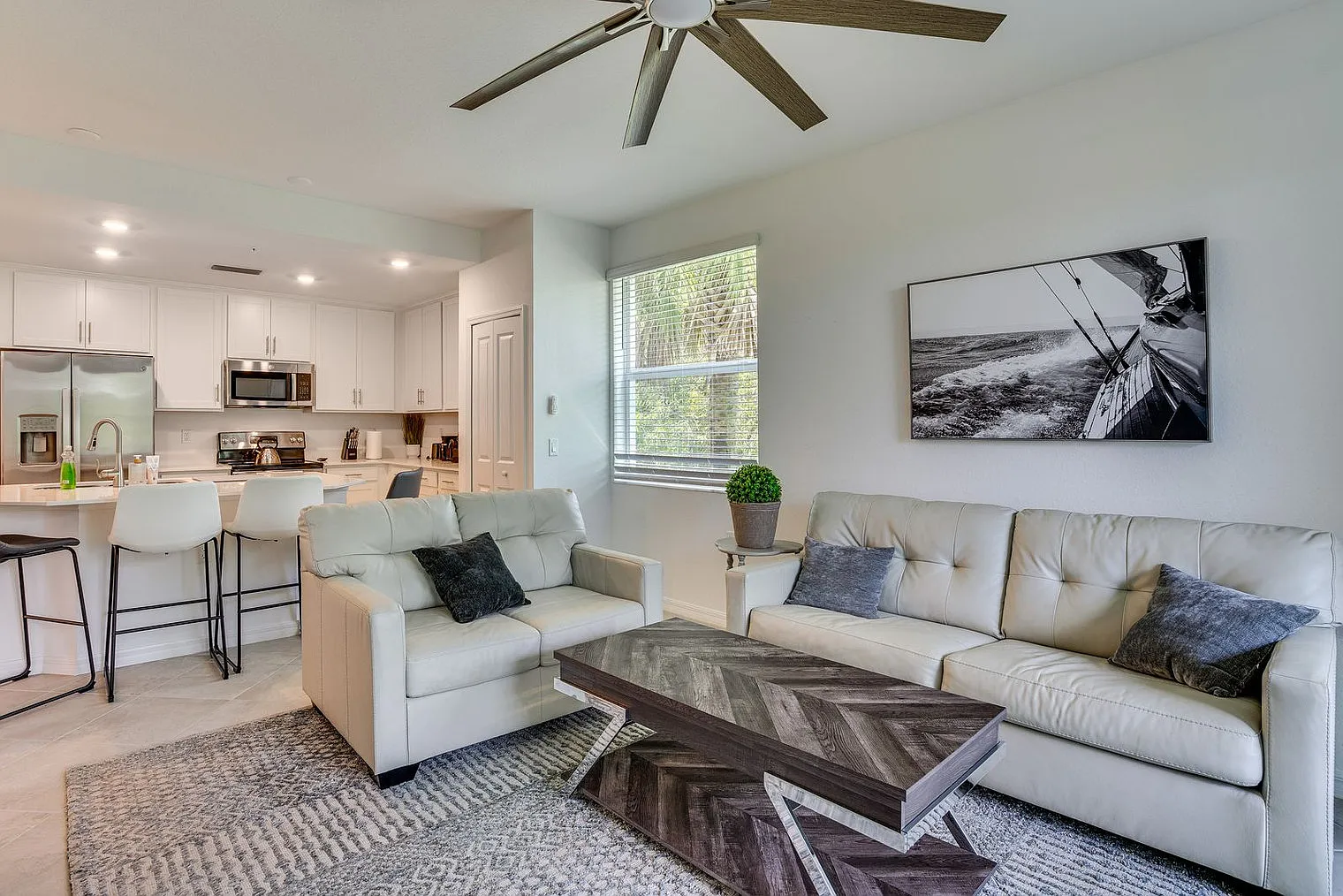 3 bed, 2.0 bath, 1356 sqft, $2,806 — Photo 1