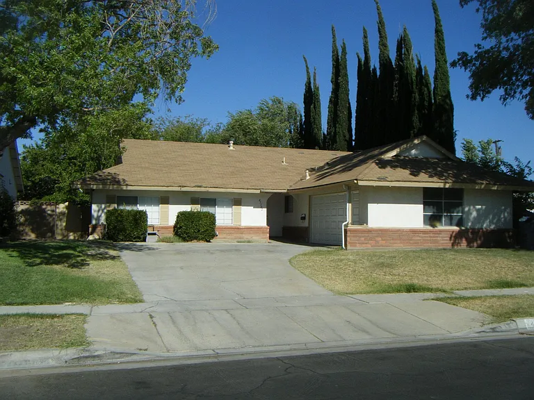45102 17th St W — Photo 1