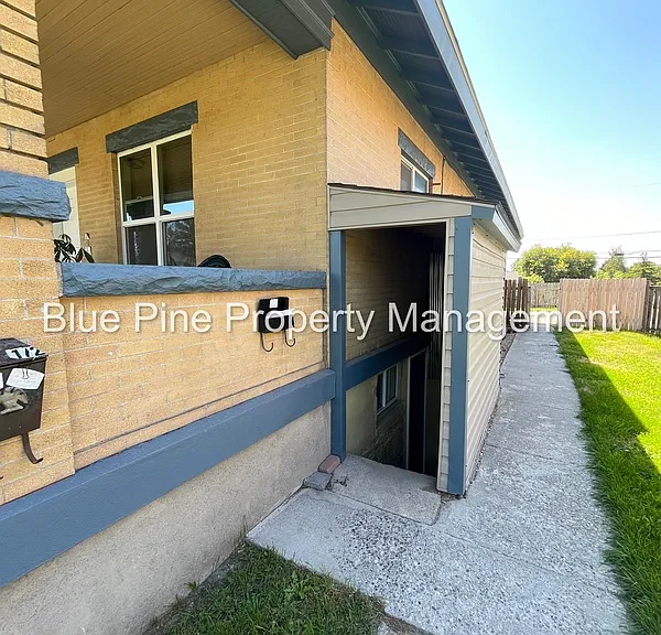 461 1/2 I St — Photo 2