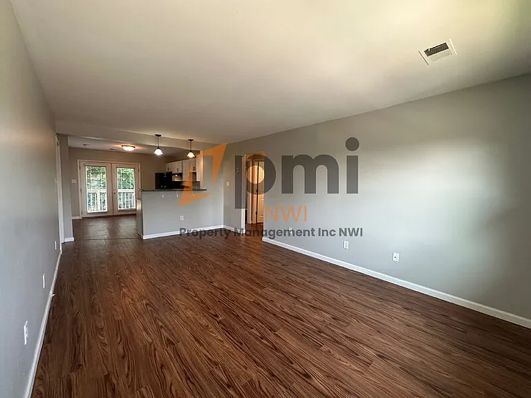 5831 Creekview Ct W #4 — Photo 3