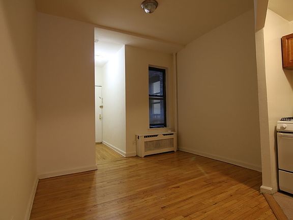 2nd image of 118 W 83rd St #1CC