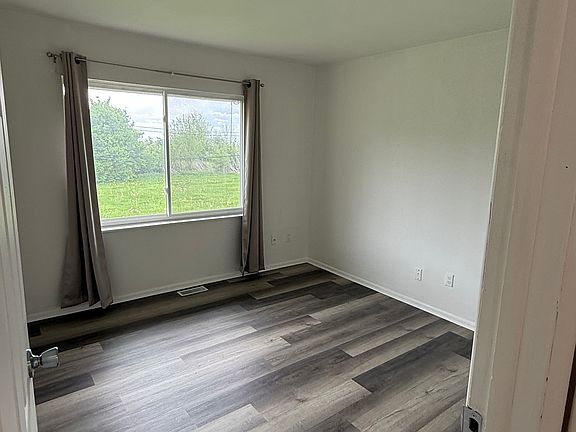 4th image of 144 S East St #8