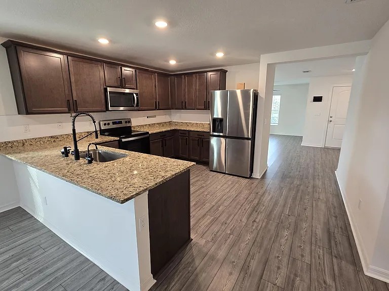 2198 SW Algiers St — Photo 25
