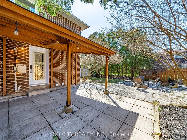 26 Carondale Cres — Photo 46