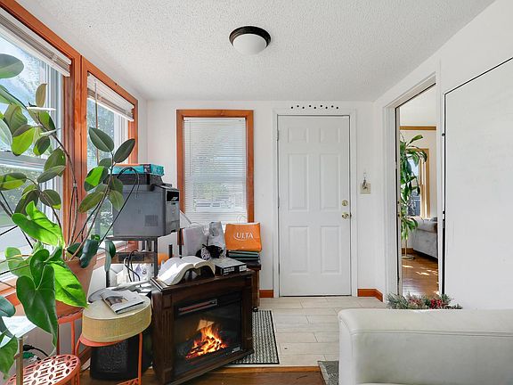 4th image of 6425 Fremont Ave N