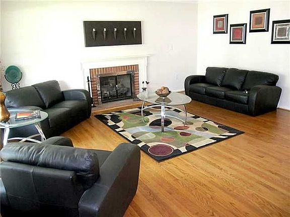 3rd image of 509 Willow Ln