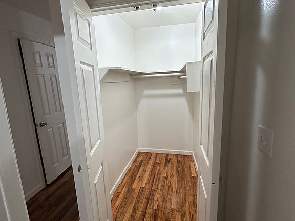 4th image of 2410 Lyvere St Floor 1